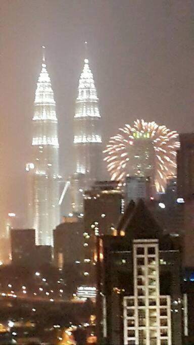 Cozy Regalia Kl 吉隆玻 Lrt & Ktm @1 Parking & Wifi Apartment Kuala Lumpur Exterior photo